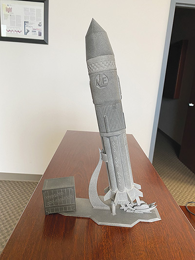 Saturn-rocket-replica.jpg